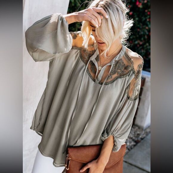 NWT Hayden Los Angeles Women’s Olive Green Size Small Blouse - Picture 2 of 11